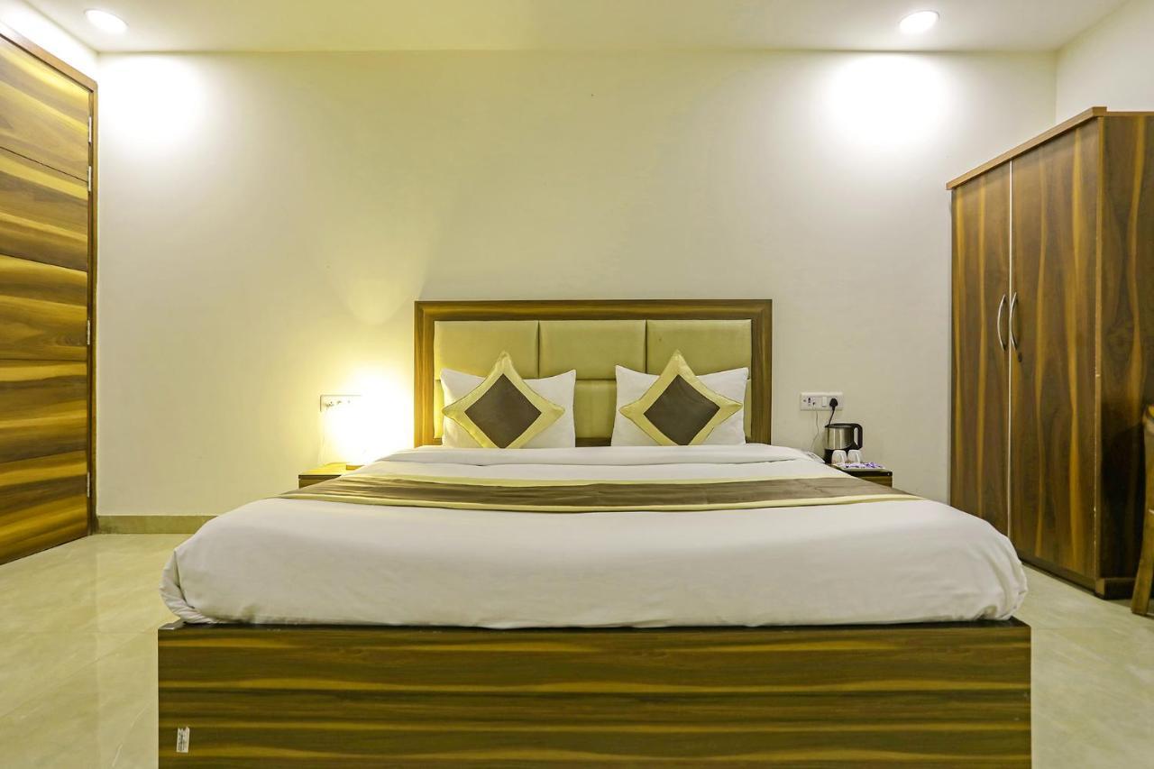 Fabhotel White House Bnb - Nr Yashobhoomi Convention Centre Delhi  Esterno foto