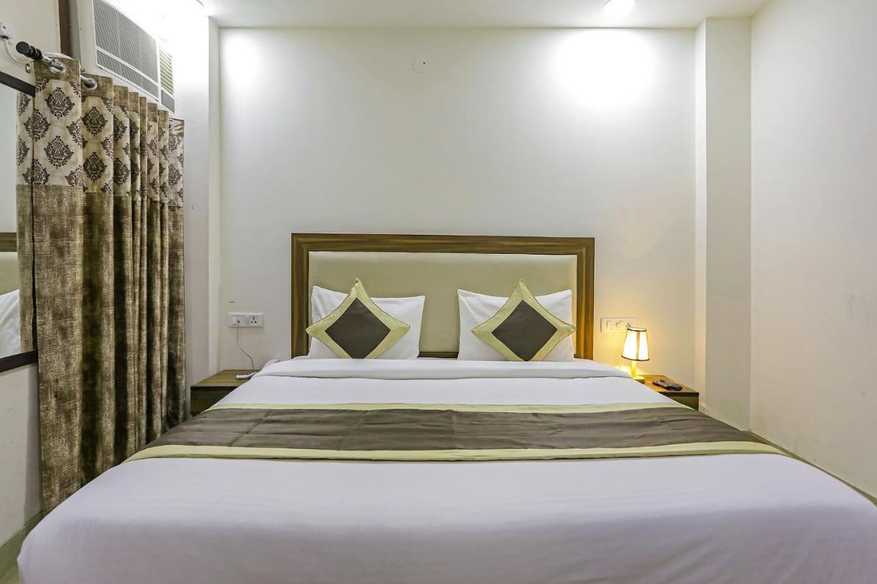 Fabhotel White House Bnb - Nr Yashobhoomi Convention Centre Delhi  Esterno foto