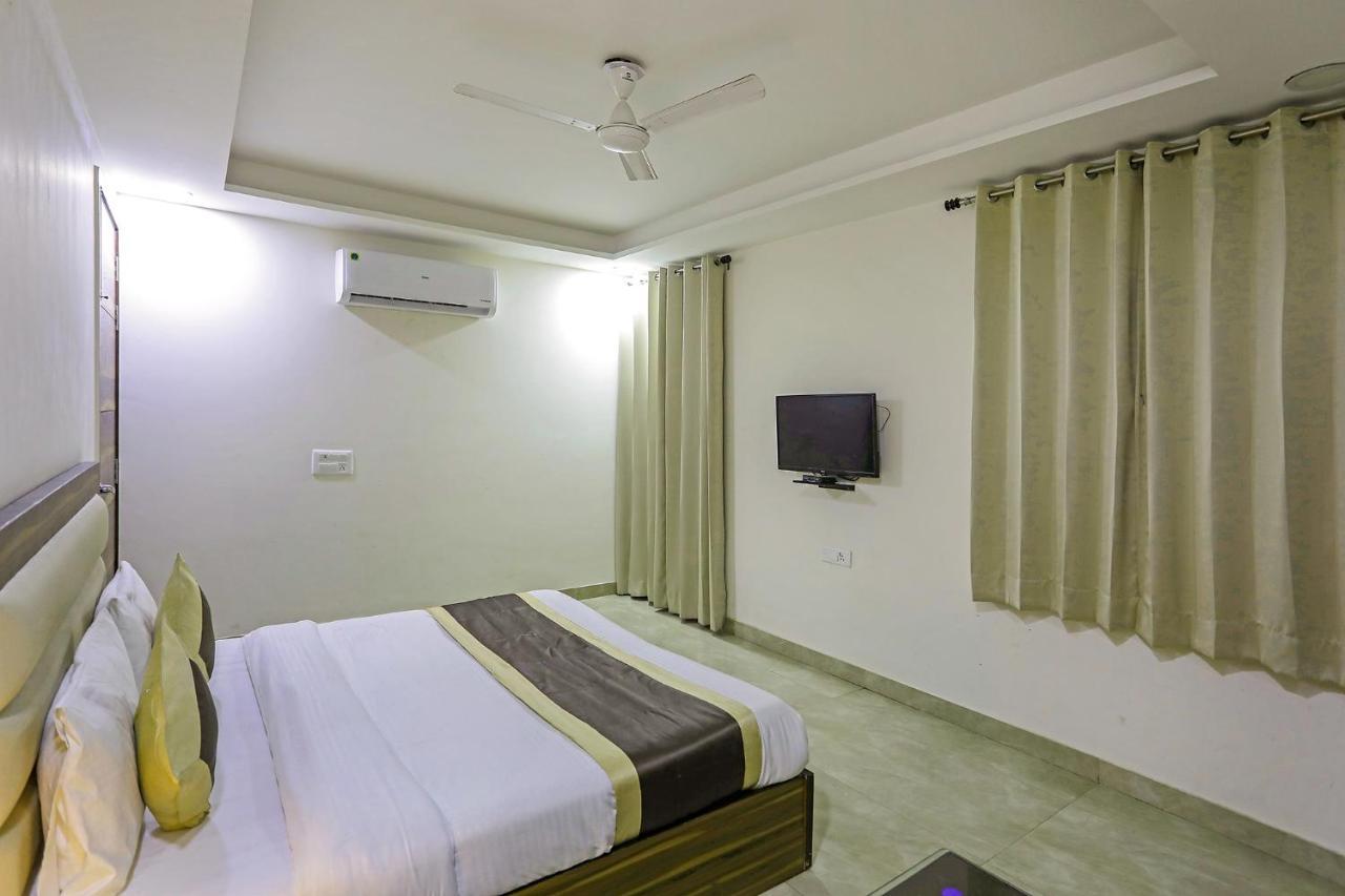 Fabhotel White House Bnb - Nr Yashobhoomi Convention Centre Delhi  Esterno foto