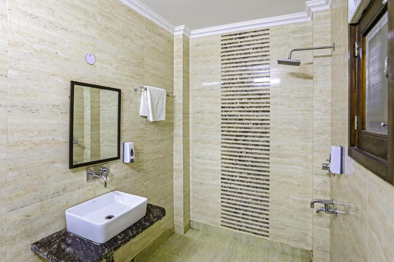 Fabhotel White House Bnb - Nr Yashobhoomi Convention Centre Delhi  Esterno foto