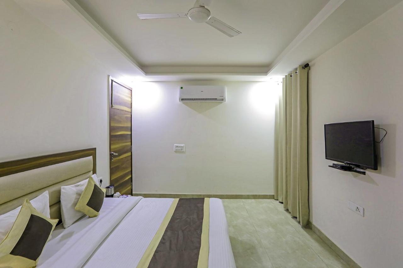 Fabhotel White House Bnb - Nr Yashobhoomi Convention Centre Delhi  Esterno foto